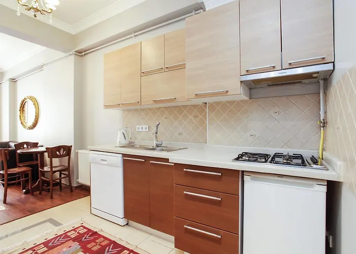 Sheriff Royal Aparthotel 3*